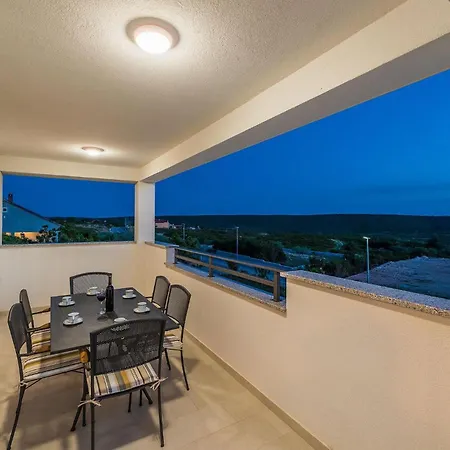 Palmarosa Semesterbostad *